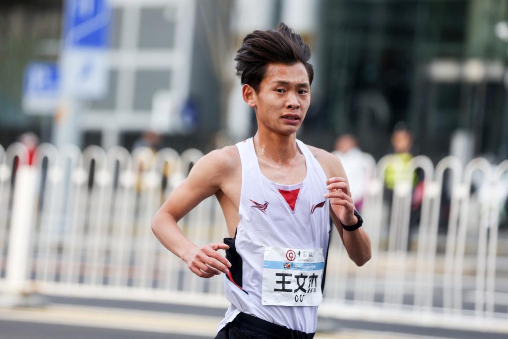 尼克斯愿超税留夺冠功臣罗宾逊