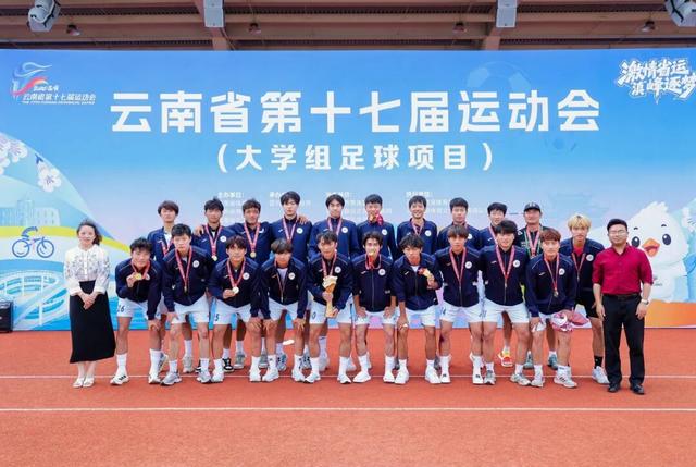 4年2.29亿，福克斯坑苦马刺！老板儿子“赶人”+搭首轮才能送走？