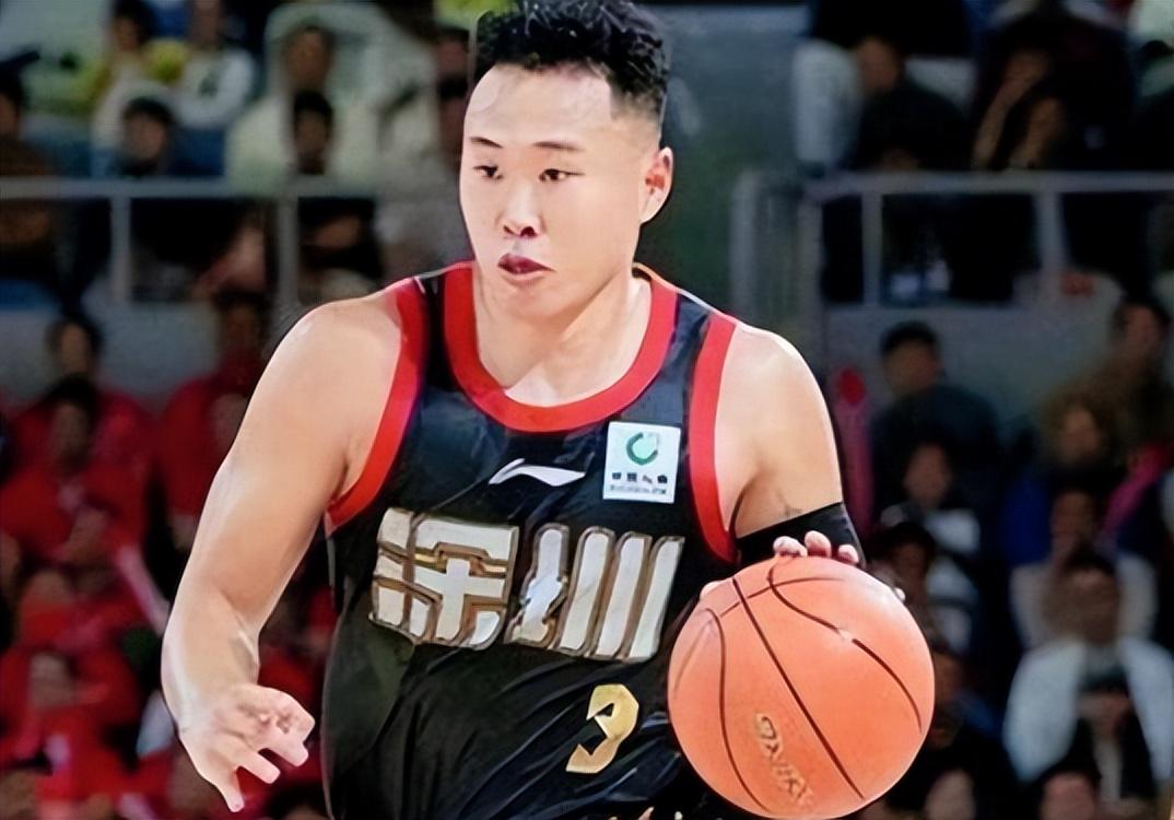 终于官宣!广东男篮三大引援,全部公布